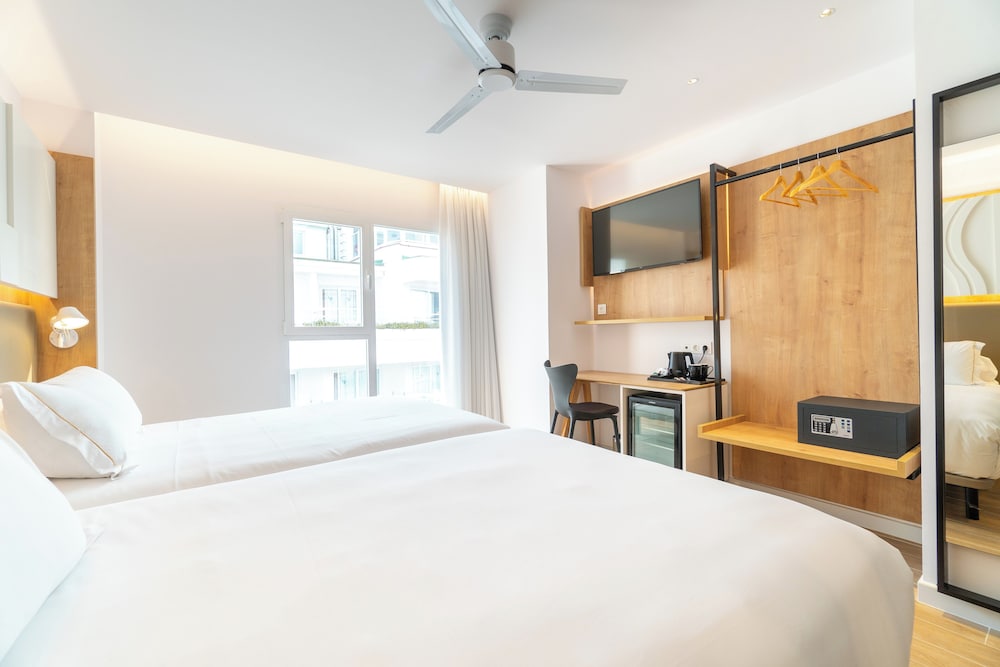 Senator Cala Millor Hotel — Hotel rooms in Cala Millor, Balearic Islands