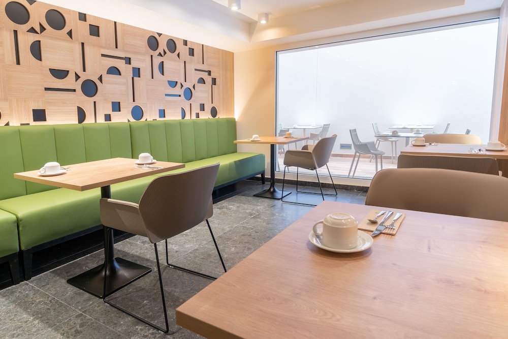 Senator Cala Millor Hotel — Restaurant & bars in Cala Millor, Balearic Islands