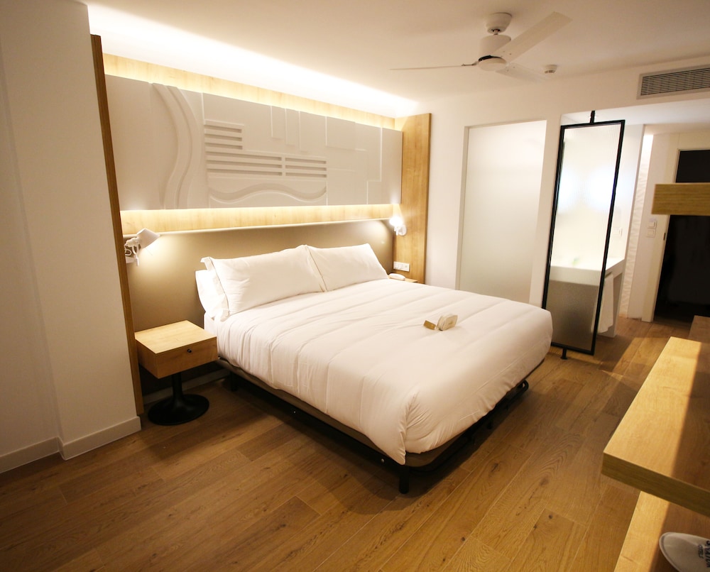 Senator Cala Millor Hotel — Hotel rooms in Cala Millor, Balearic Islands