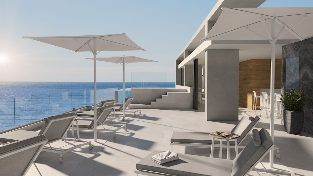 Senator Cala Millor Hotel — Hotel building in Cala Millor, Balearic Islands