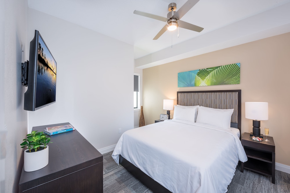 The Grove Resort & Water Park Orlando — Hotel rooms in Winter Garden, Florida