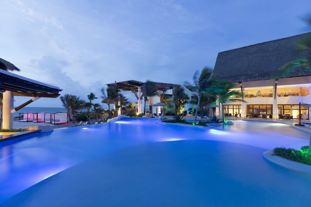 Kore Tulum Retreat and Spa Resort - Adults Only — Swimming pool in Tulum, Quintana Roo
