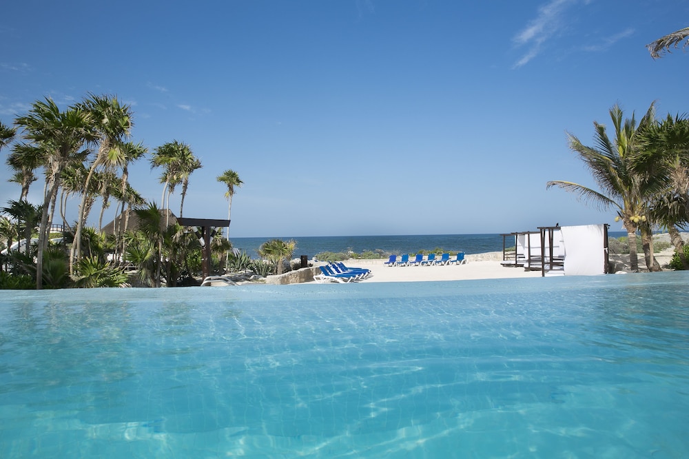 Kore Tulum Retreat and Spa Resort - Adults Only — Swimming pool in Tulum, Quintana Roo