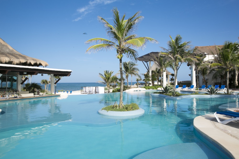Kore Tulum Retreat and Spa Resort - Adults Only — Swimming pool in Tulum, Quintana Roo