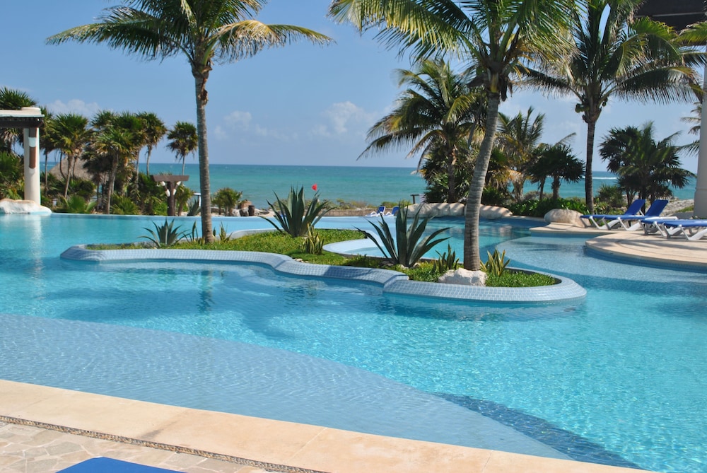 Kore Tulum Retreat and Spa Resort - Adults Only — Swimming pool in Tulum, Quintana Roo
