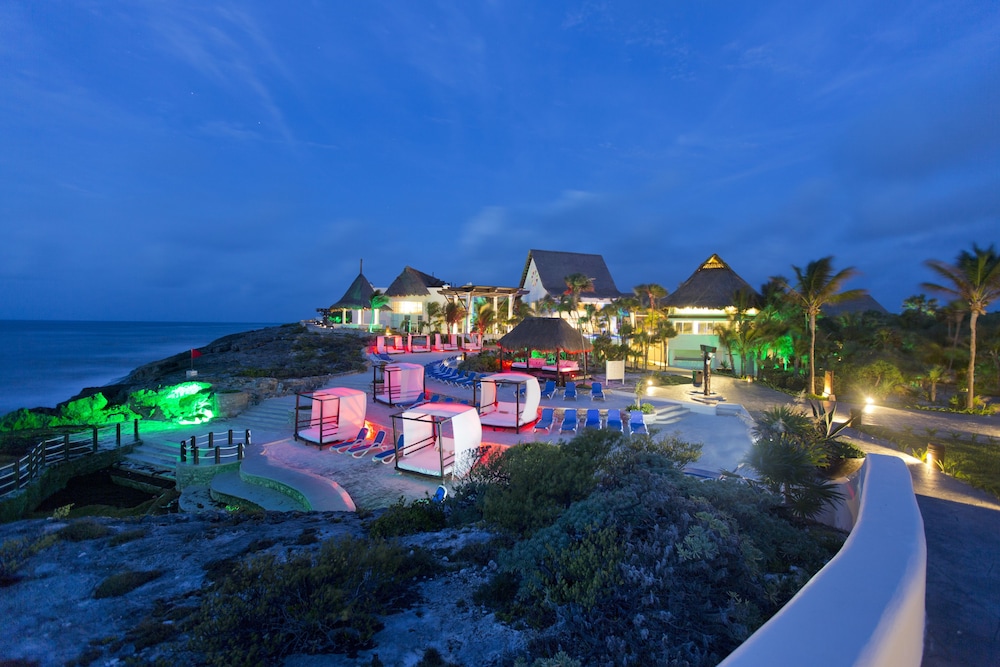 Kore Tulum Retreat and Spa Resort - Adults Only — Restaurant & bars in Tulum, Quintana Roo