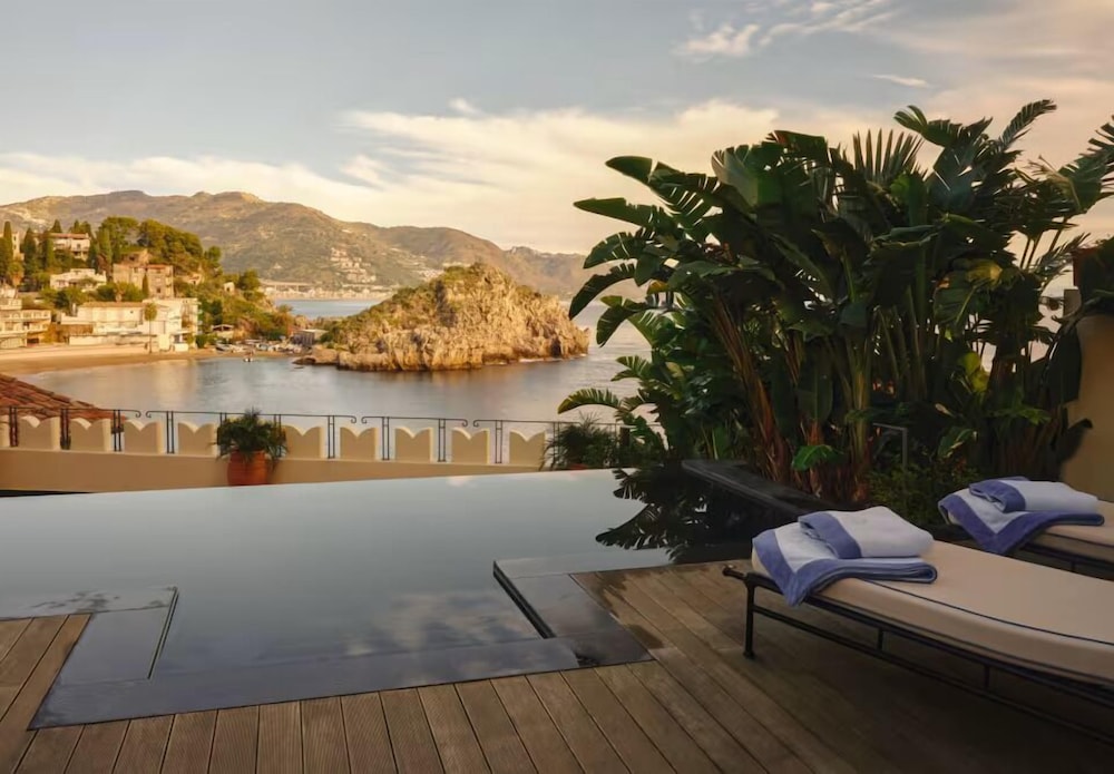 Villa Sant'Andrea, A Belmond Hotel, Taormina Mare — Swimming pool in Taormina, Sicily