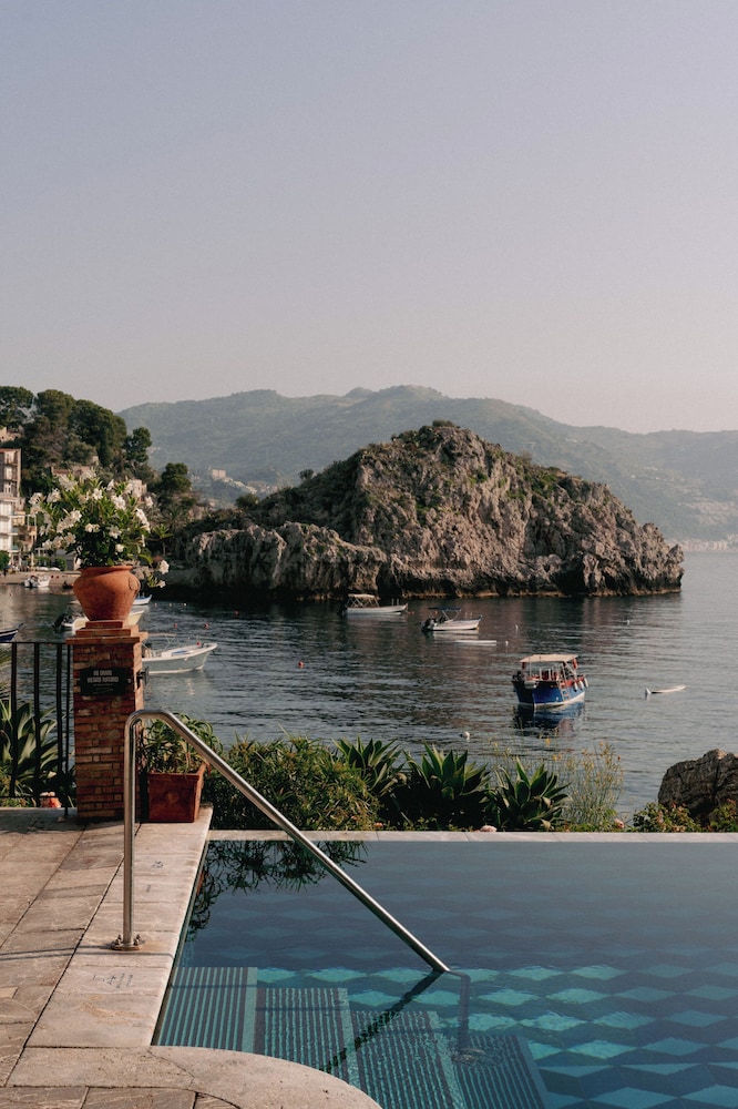 Villa Sant'Andrea, A Belmond Hotel, Taormina Mare — Swimming pool in Taormina, Sicily
