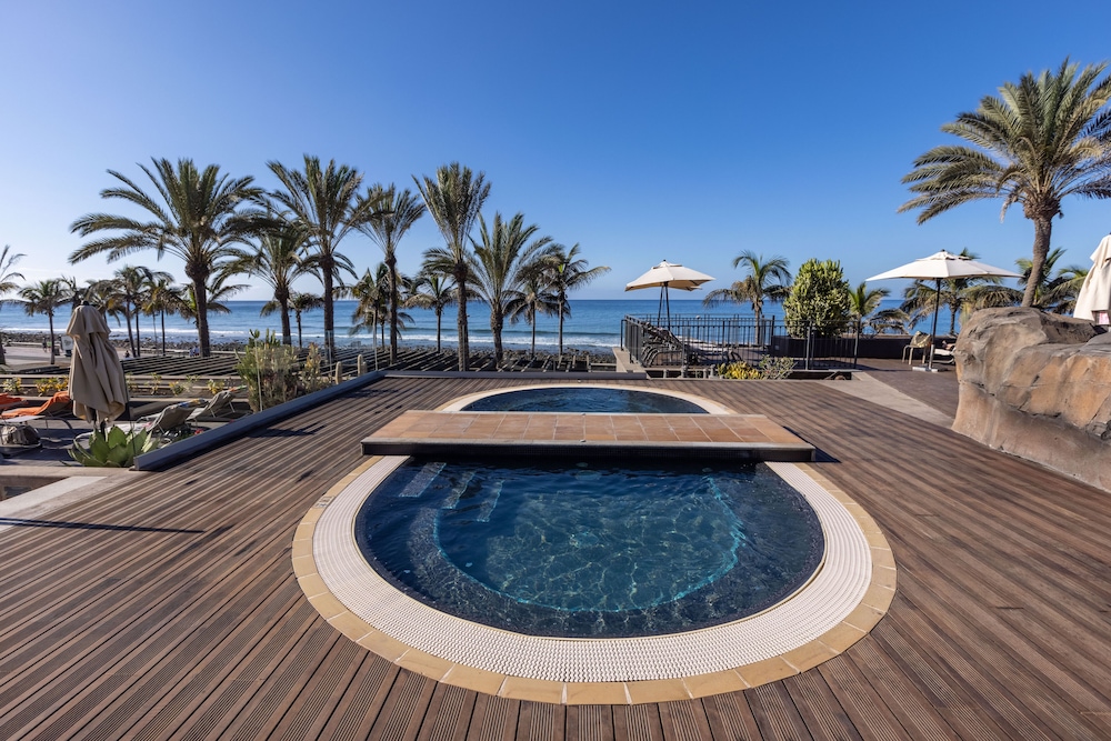 Lopesan Costa Meloneras Resort & Spa — Pool in Meloneras, Canary Islands