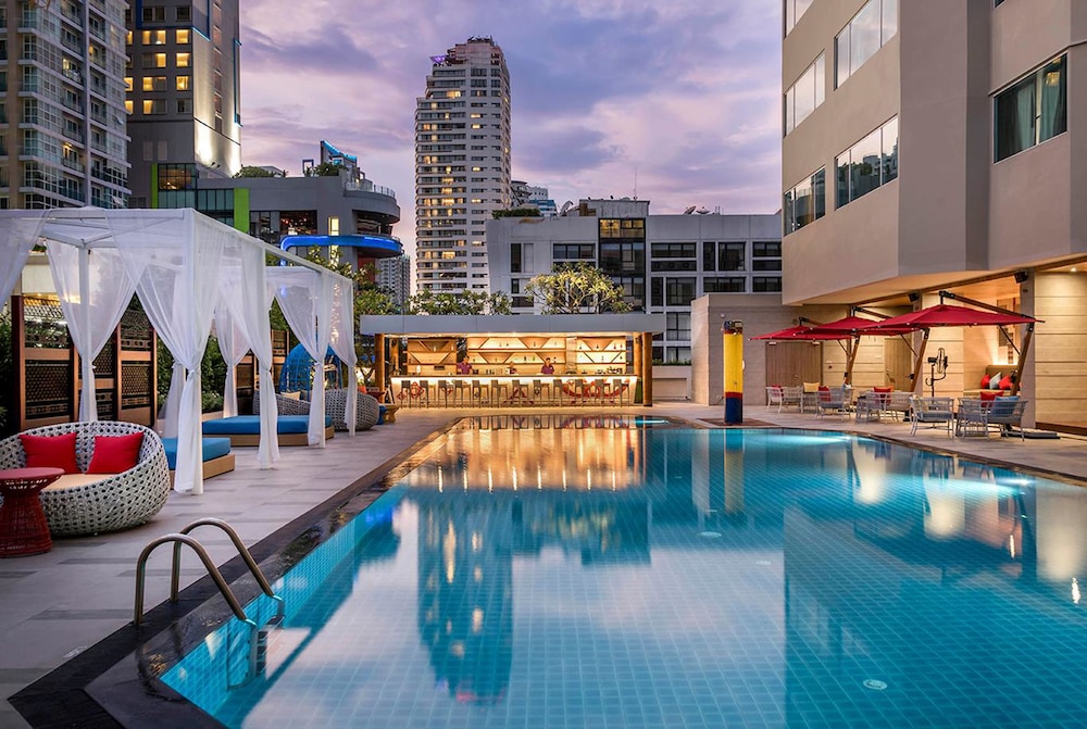 Mercure Bangkok Sukhumvit 11 — Swimming pool in Bangkok, Bangkok