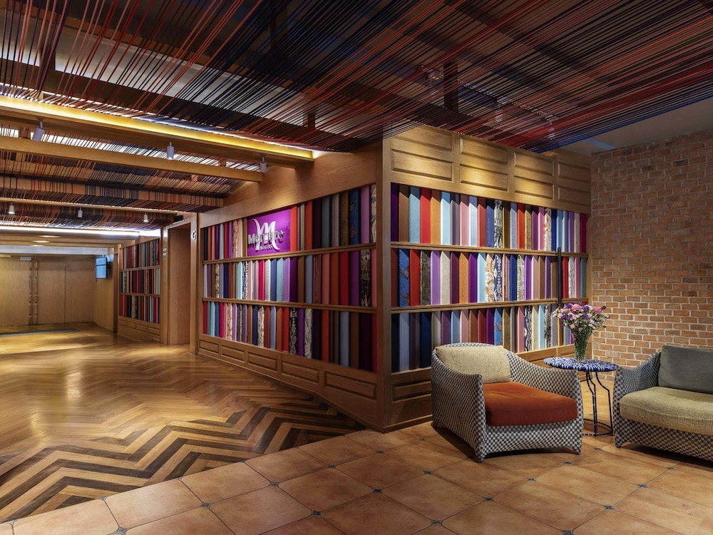 Mercure Bangkok Sukhumvit 11 — Hotel building in Bangkok, Bangkok