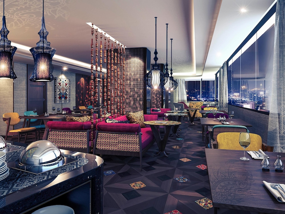 Mercure Bangkok Sukhumvit 11 — Restaurant & bars in Bangkok, Bangkok