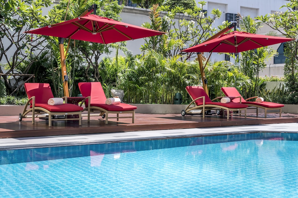 Mercure Bangkok Sukhumvit 11 — Swimming pool in Bangkok, Bangkok