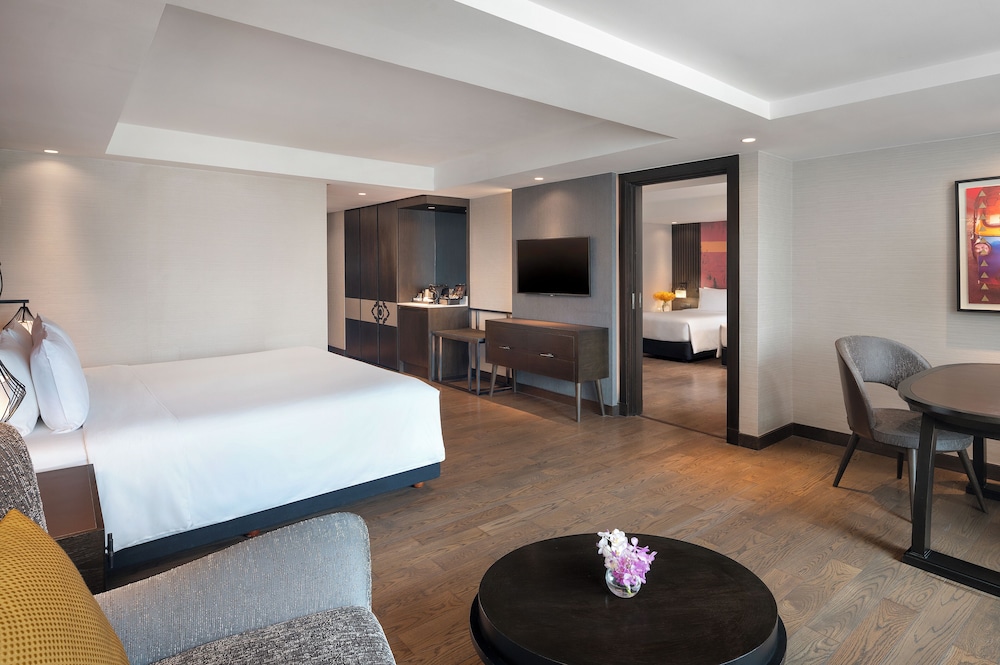 Mercure Bangkok Sukhumvit 11 — Hotel rooms in Bangkok, Bangkok
