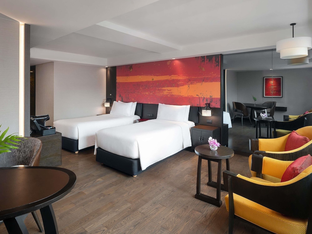 Mercure Bangkok Sukhumvit 11 — Hotel rooms in Bangkok, Bangkok