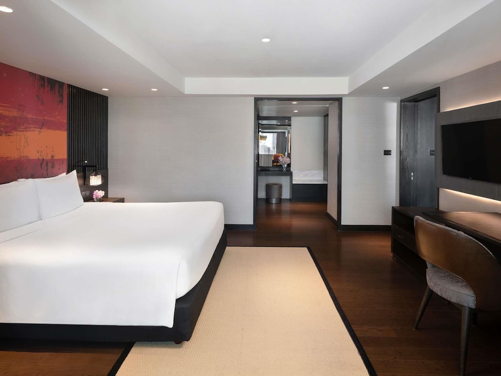 Mercure Bangkok Sukhumvit 11 — Hotel rooms in Bangkok, Bangkok