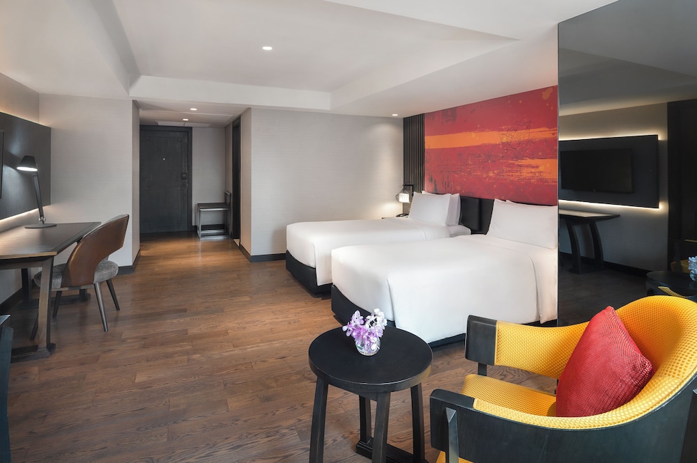 Mercure Bangkok Sukhumvit 11 — Hotel rooms in Bangkok, Bangkok
