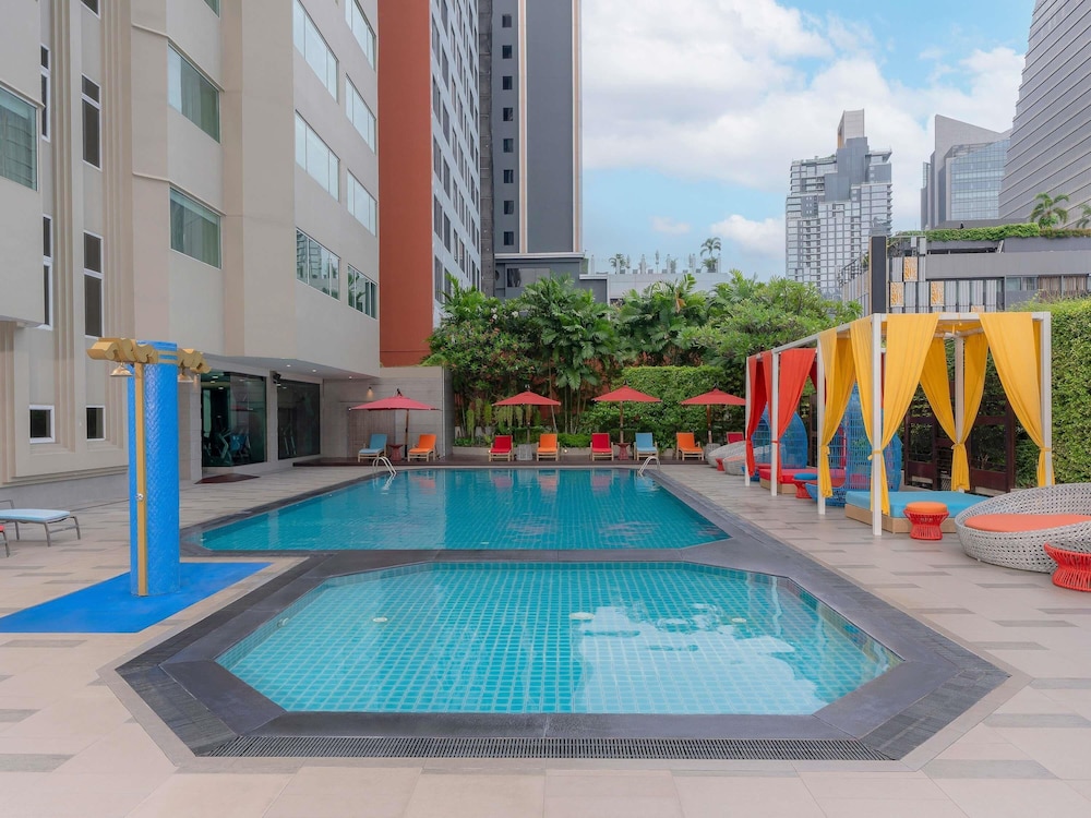 Mercure Bangkok Sukhumvit 11 — Swimming pool in Bangkok, Bangkok
