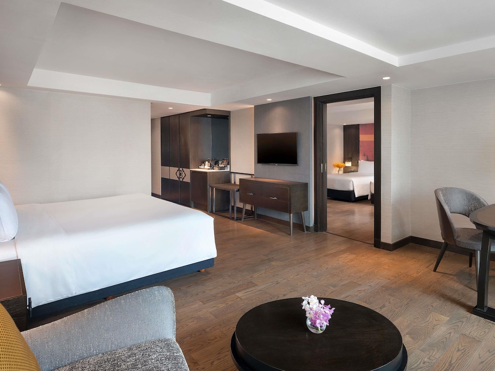 Mercure Bangkok Sukhumvit 11 — Hotel rooms in Bangkok, Bangkok