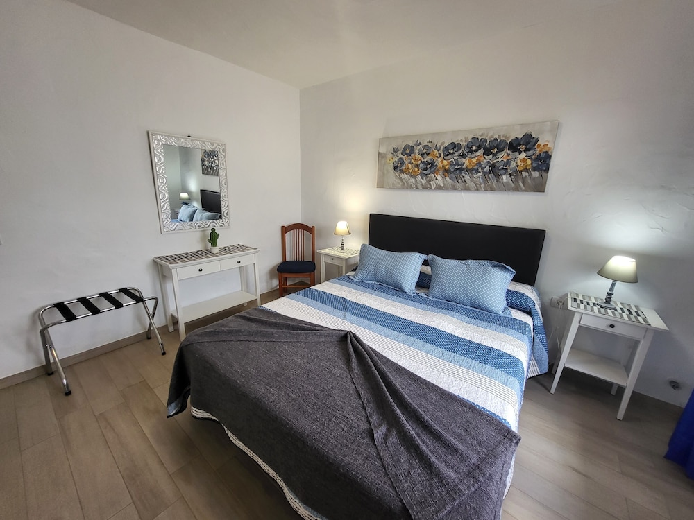 Gueldera Apartments — Hotel rooms in Puerto del Carmen, Canary Islands