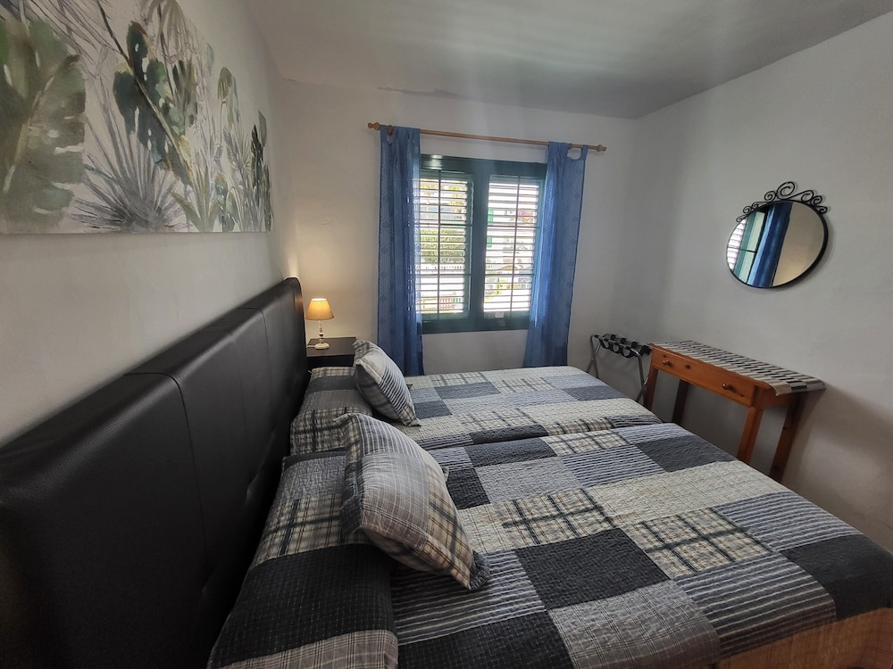 Gueldera Apartments — Hotel rooms in Puerto del Carmen, Canary Islands