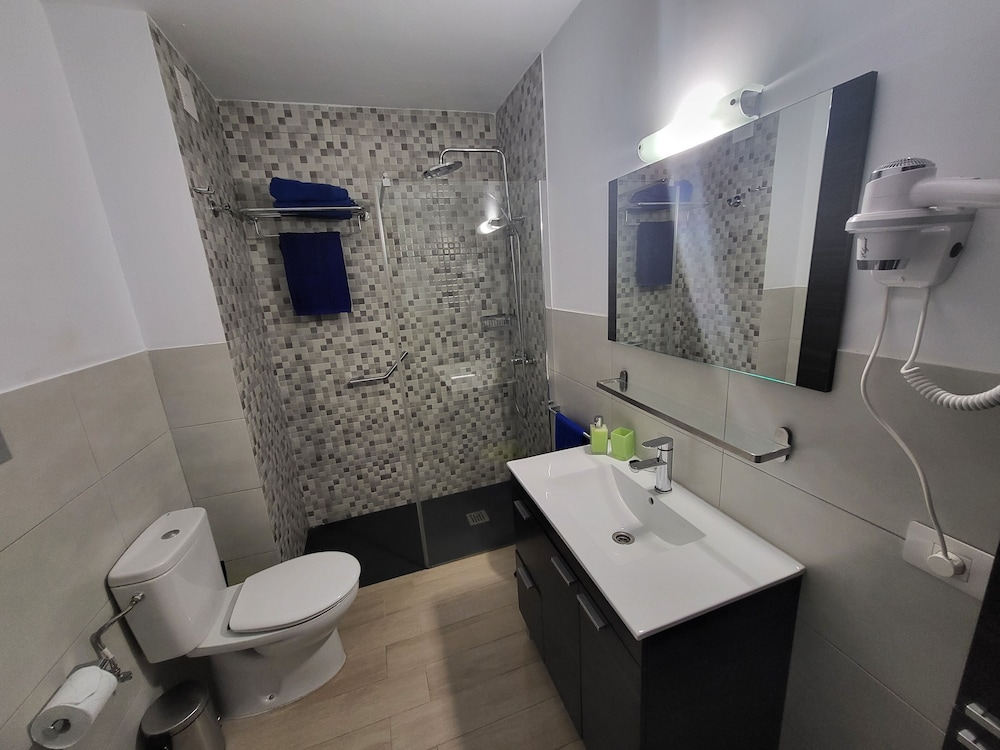 Gueldera Apartments — Hotel rooms in Puerto del Carmen, Canary Islands