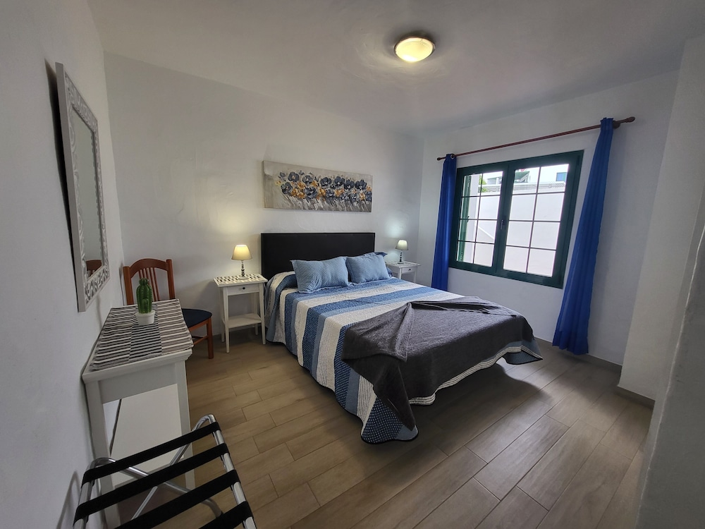 Gueldera Apartments — Hotel rooms in Puerto del Carmen, Canary Islands