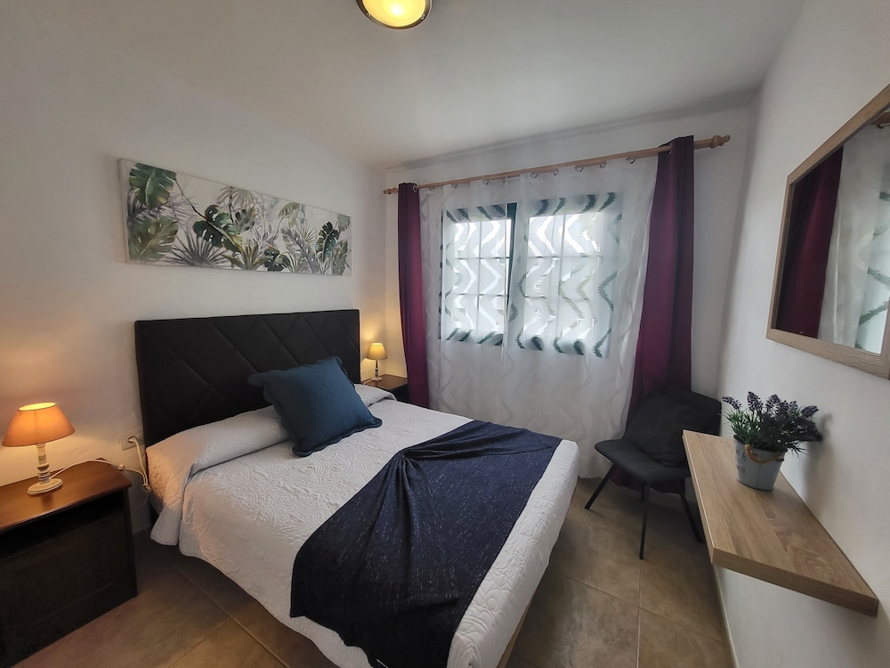 Gueldera Apartments — Hotel rooms in Puerto del Carmen, Canary Islands
