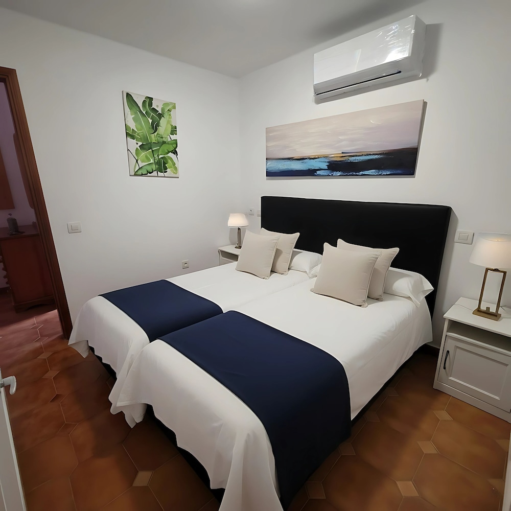 Gueldera Apartments — Hotel rooms in Puerto del Carmen, Canary Islands