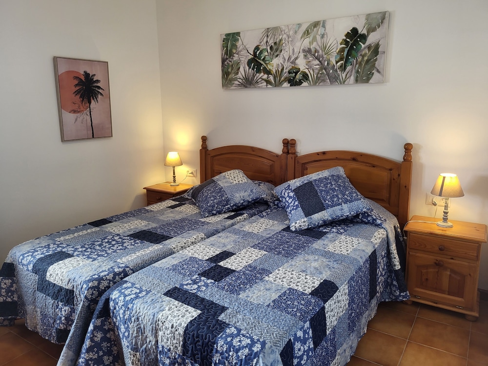 Gueldera Apartments — Hotel rooms in Puerto del Carmen, Canary Islands
