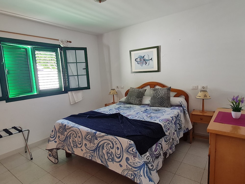 Gueldera Apartments — Hotel rooms in Puerto del Carmen, Canary Islands
