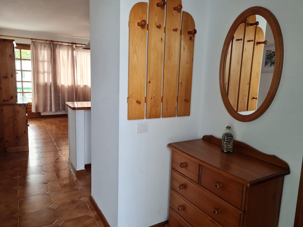 Gueldera Apartments — Hotel rooms in Puerto del Carmen, Canary Islands