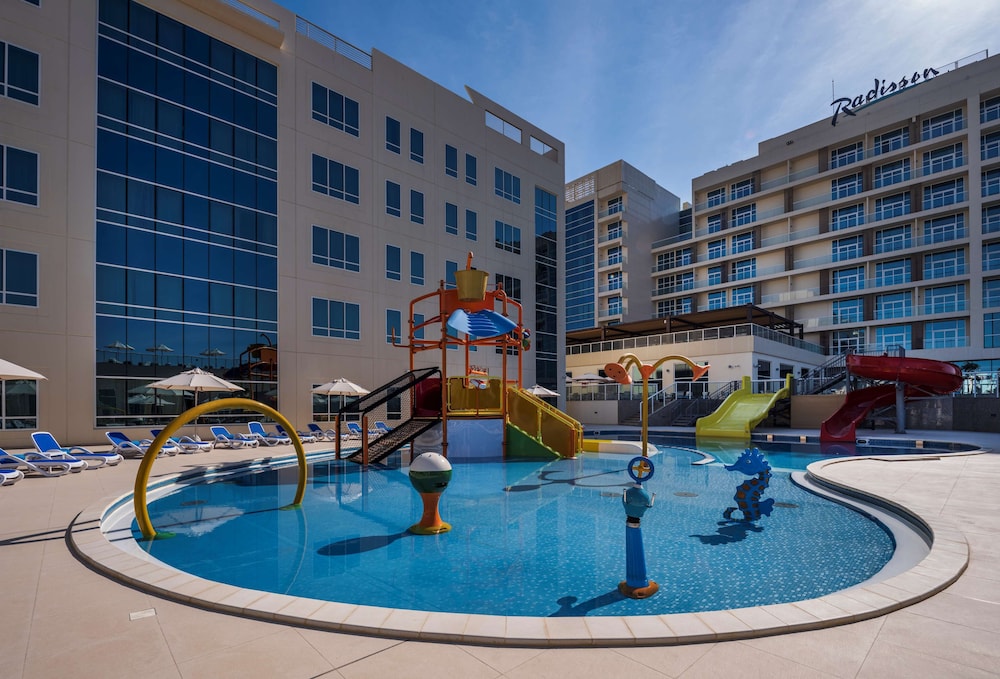 Radisson Resort Ras Al Khaimah Marjan Island — Swimming pool in Ras al Khaimah