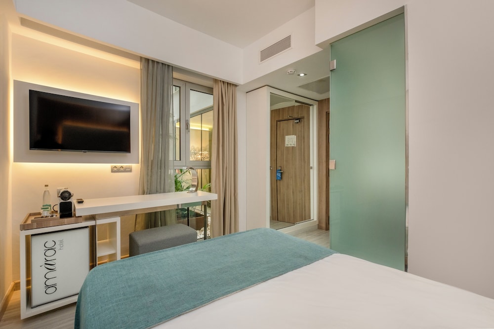 Kyrat Amarac — Hotel rooms in Cala Millor, Balearic Islands
