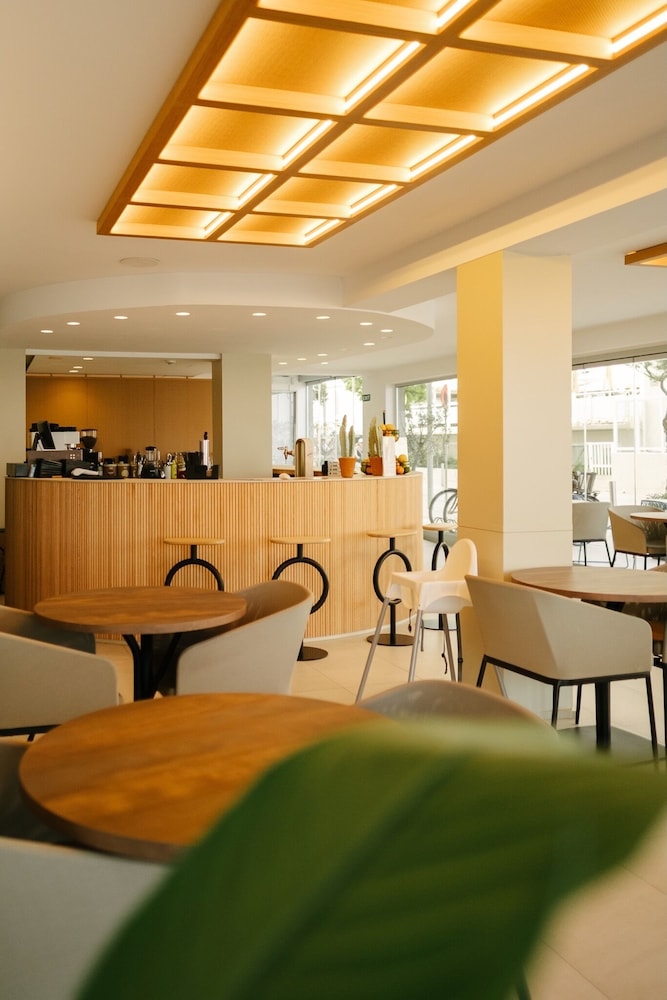 Kyrat Amarac — Restaurant & bars in Cala Millor, Balearic Islands