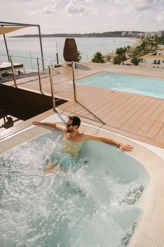 Kyrat Amarac — Spa in Cala Millor, Balearic Islands