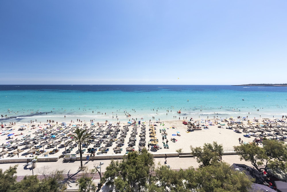 Kyrat Amarac — Beach in Cala Millor, Balearic Islands