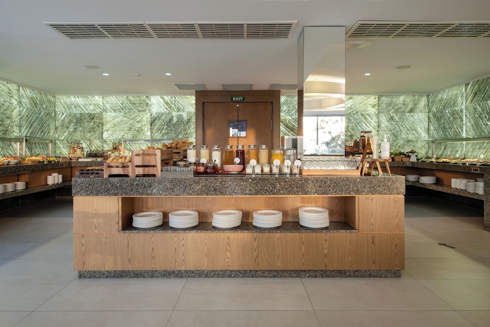 Kyrat Amarac — Restaurant & bars in Cala Millor, Balearic Islands
