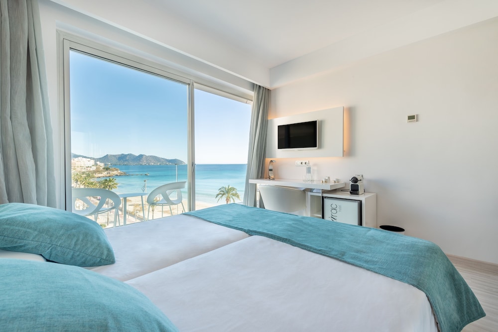 Kyrat Amarac — Hotel rooms in Cala Millor, Balearic Islands