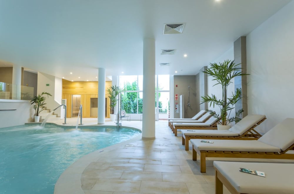 Parque Nereida Suites Hotel — Swimming pool in Cala Ratjada, Balearic Islands