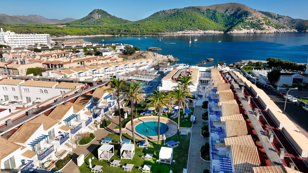 Parque Nereida Suites Hotel — Main photo in Cala Ratjada, Balearic Islands