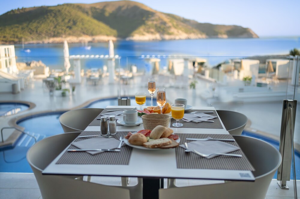 Parque Nereida Suites Hotel — Restaurant & bars in Cala Ratjada, Balearic Islands