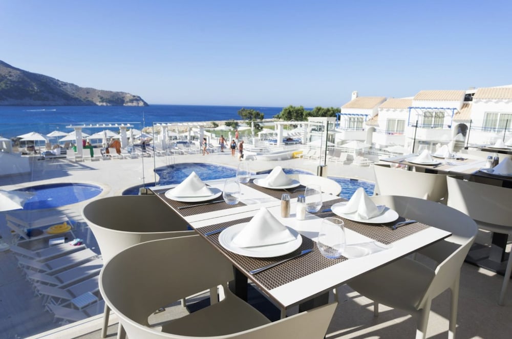 Parque Nereida Suites Hotel — Restaurant & bars in Cala Ratjada, Balearic Islands