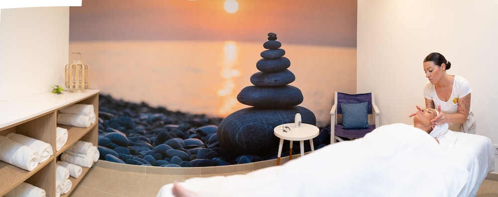 Parque Nereida Suites Hotel — Beach in Cala Ratjada, Balearic Islands