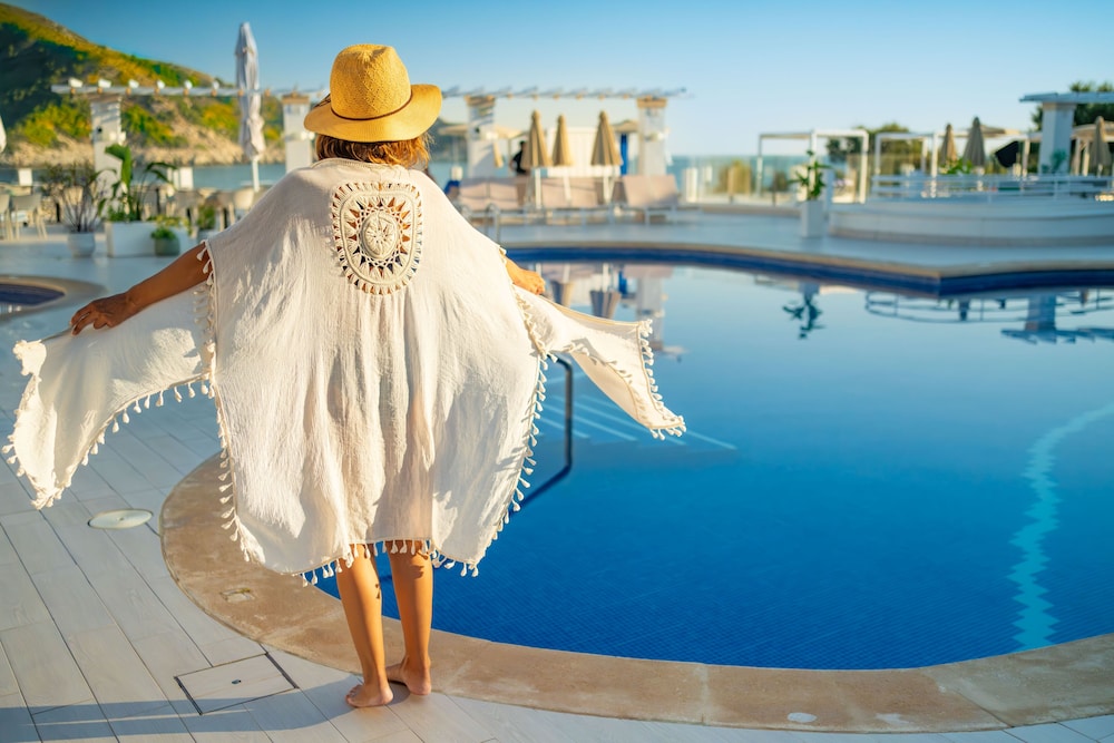 Parque Nereida Suites Hotel — Swimming pool in Cala Ratjada, Balearic Islands