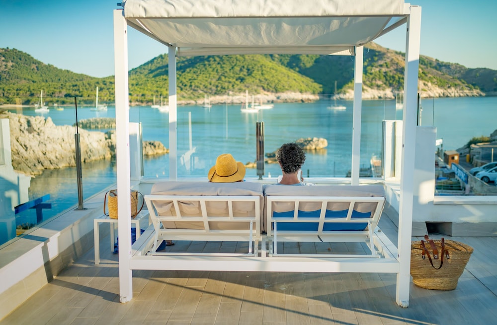 Parque Nereida Suites Hotel — Beach in Cala Ratjada, Balearic Islands