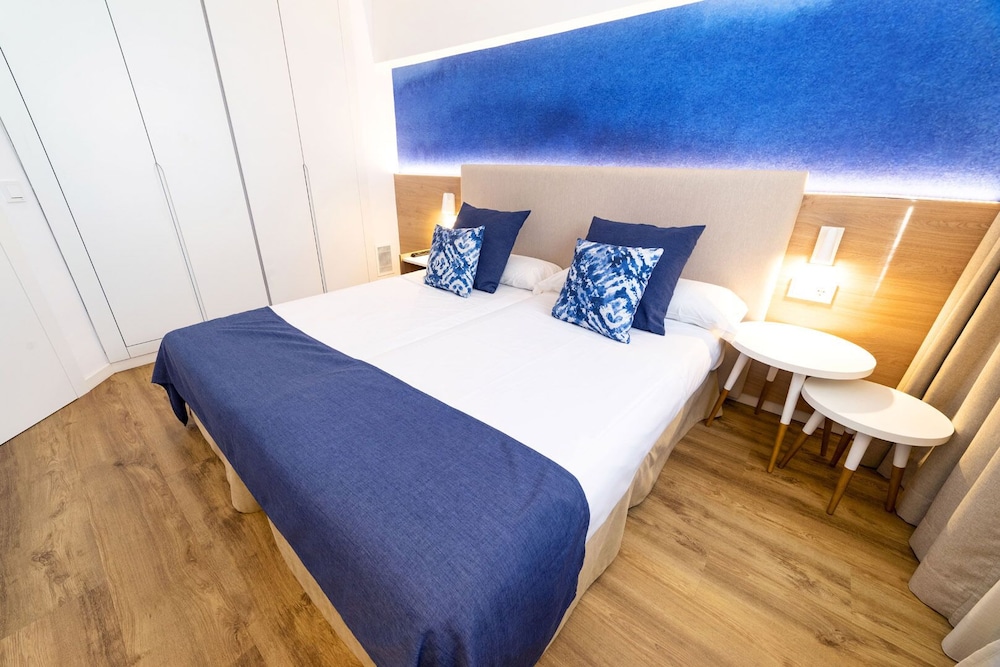 Parque Nereida Suites Hotel — Hotel rooms in Cala Ratjada, Balearic Islands