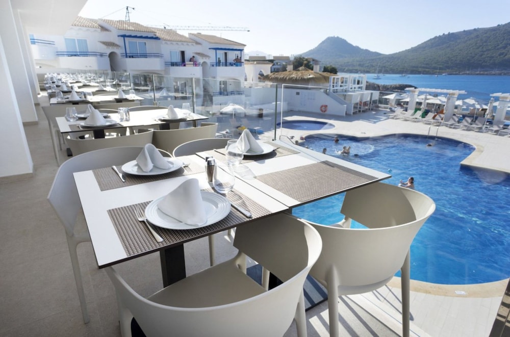 Parque Nereida Suites Hotel — Restaurant & bars in Cala Ratjada, Balearic Islands