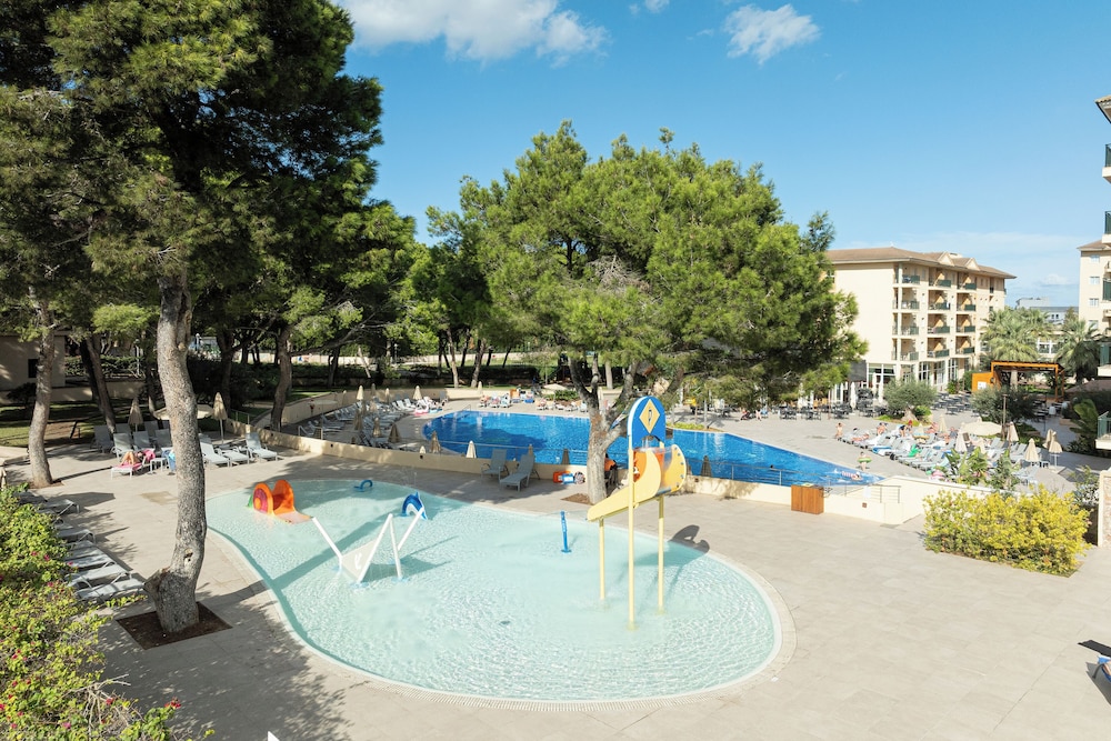 Aparthotel Can Picafort Palace — Attractions for children in Can Picafort, Balearic Islands
