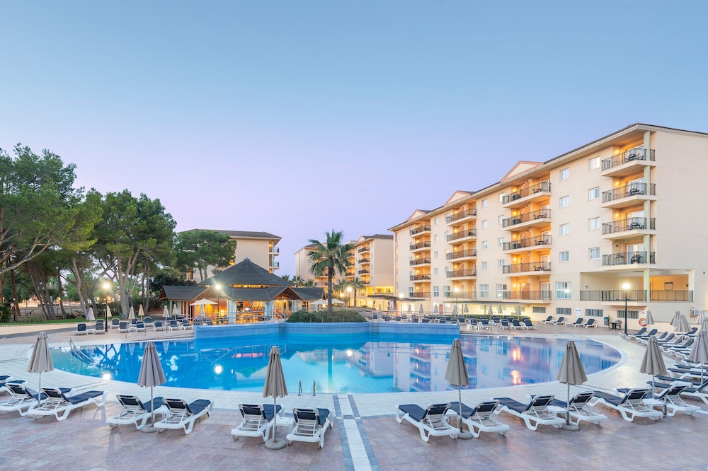 Aparthotel Can Picafort Palace — Main photo in Can Picafort, Balearic Islands